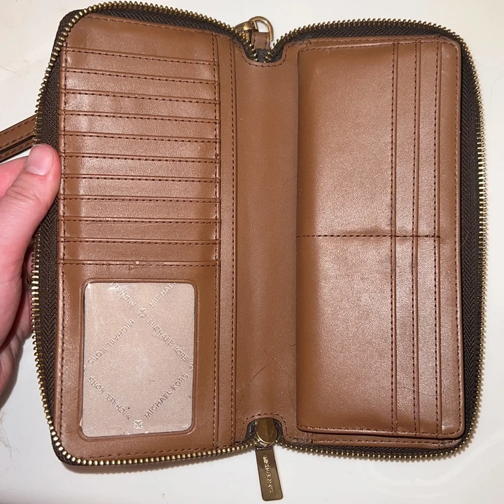 Michael Kors Jet Set Brown Wristlet Wallet - Picture 4 of 7